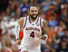 爱游戏-奥本大五内线朱尼-布鲁姆或加盟金州勇士？