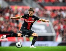 爱游戏体育平台-德天空：奥格斯堡有意夏窗签霍夫曼，球员想要留在勒沃库森