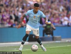 爱游戏体育中国-埃泽被截胡热刺追逐曼城潜力新星 8000万欧报价尽显诚意