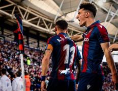 爱游戏体育app-西甲-莱万特2-4巴萨：莱万特有想法，莱万可以上场了|前瞻