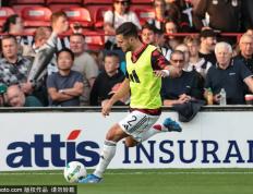 爱游戏体育网址-曼联惨遭低级别球队淘汰，拜耳勒沃库森火上浇油